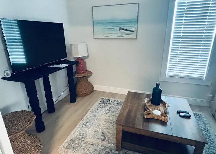 Apartment Seaside Retreat #2.